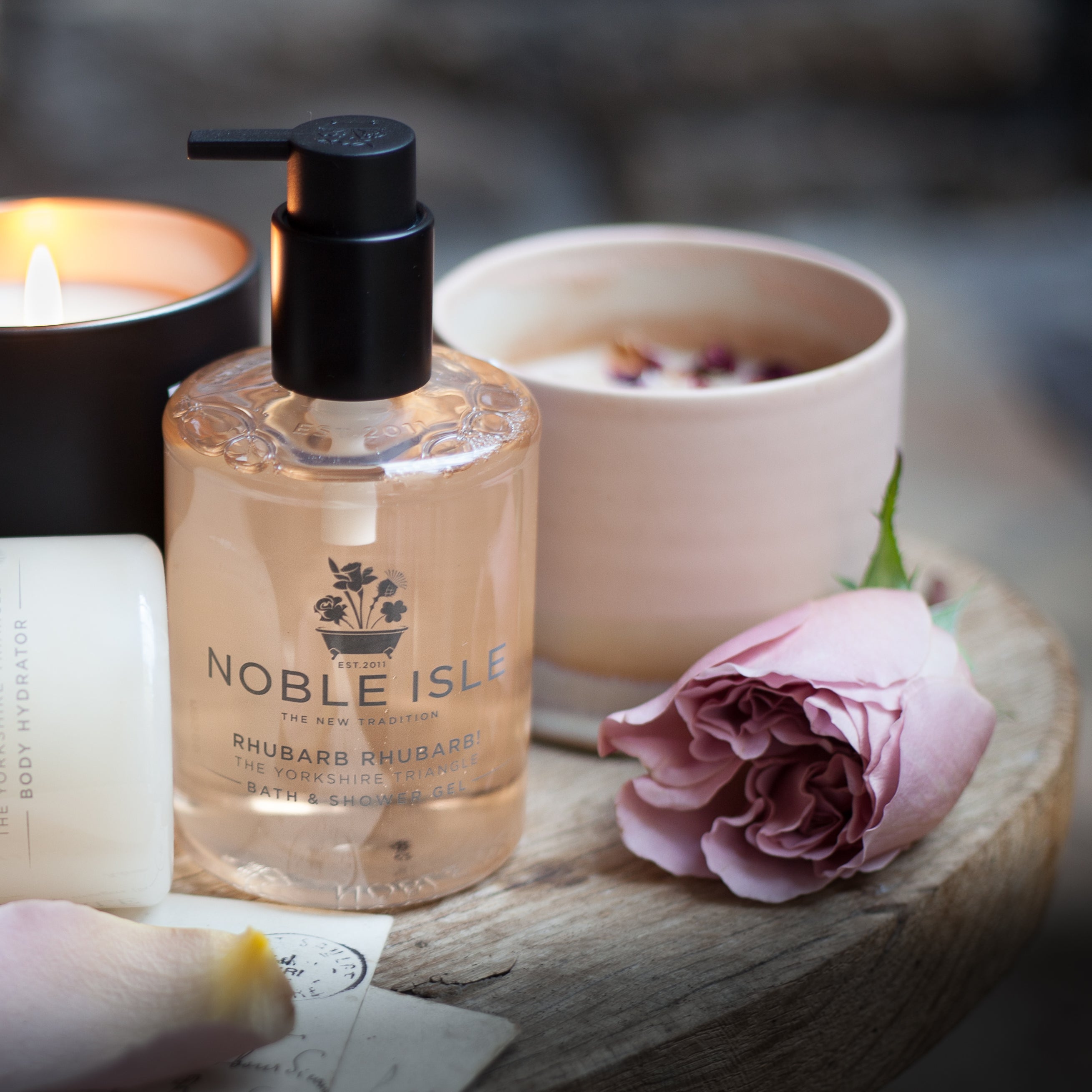 NOBLE ISLE : Bath & Shower Gel Rhubarb Rhubarb!