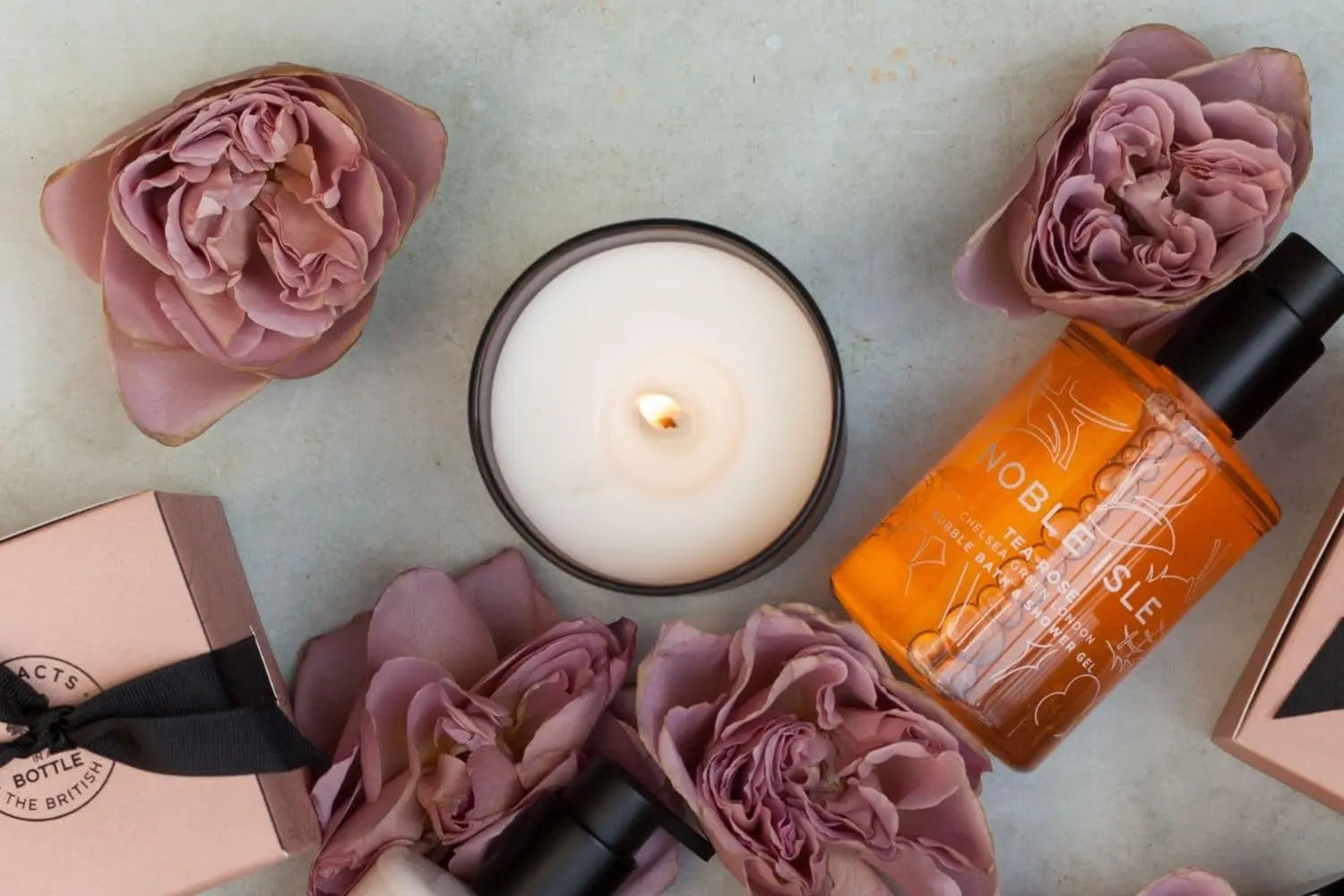 NOBLE ISLE : Fine Fragrance Candles Tea Rose